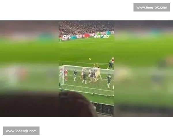 高光时刻的阴影:那些精彩扑救背后的致命失误 高光时刻的阴影:那些精彩扑救背后的致命失误