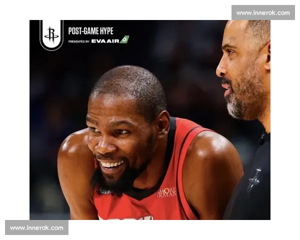 杜兰特与萌娃石头剪子布两连胜,暖心互动萌翻全场 杜兰特与萌娃石头剪子布两连胜,暖心互动萌翻全场